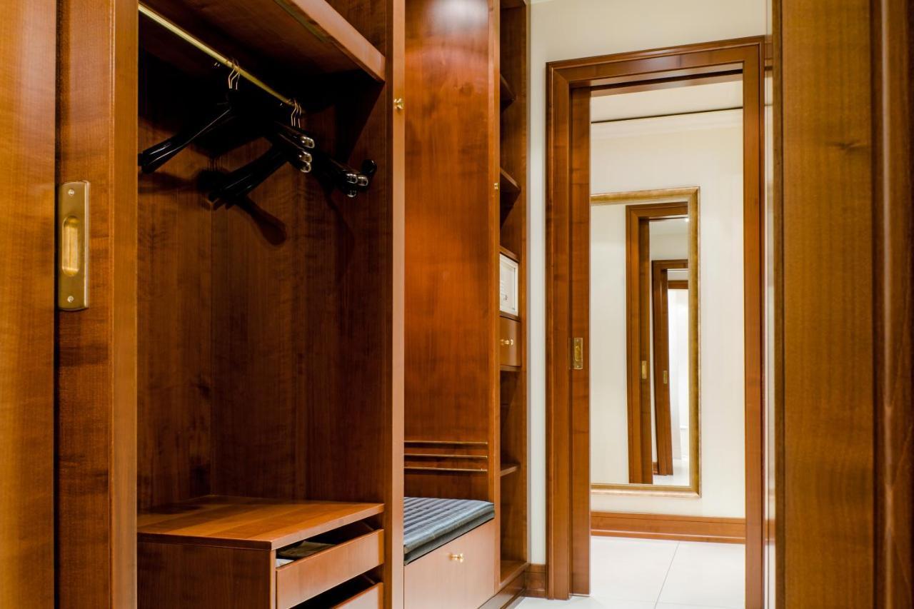 Excelsior Hotel Ernst Am Dom โคโลญ ภายนอก รูปภาพ A room at the hotel