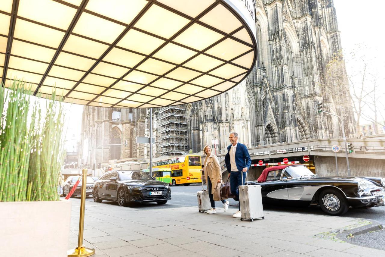 Excelsior Hotel Ernst Am Dom โคโลญ ภายนอก รูปภาพ The hotel's entrance