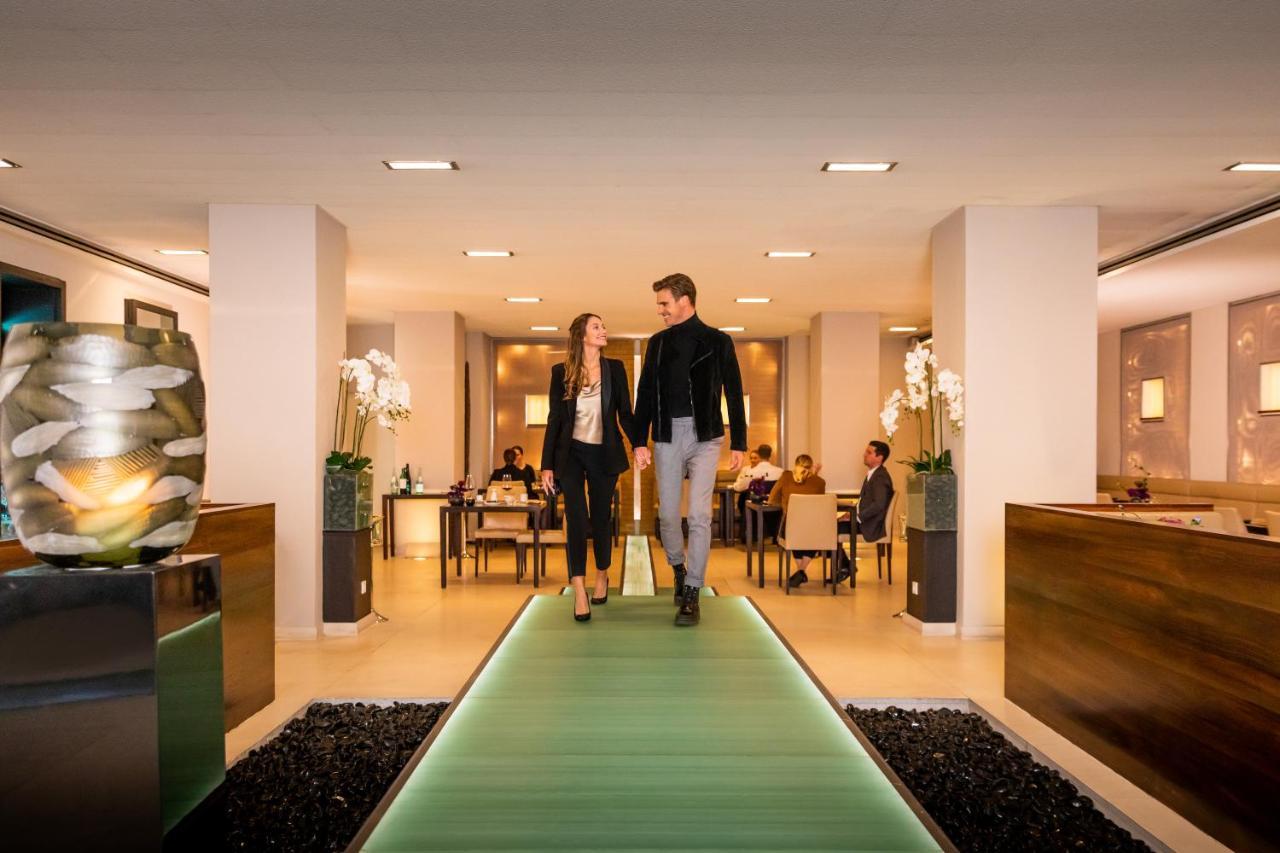 Excelsior Hotel Ernst Am Dom โคโลญ ภายนอก รูปภาพ The Green Carpet