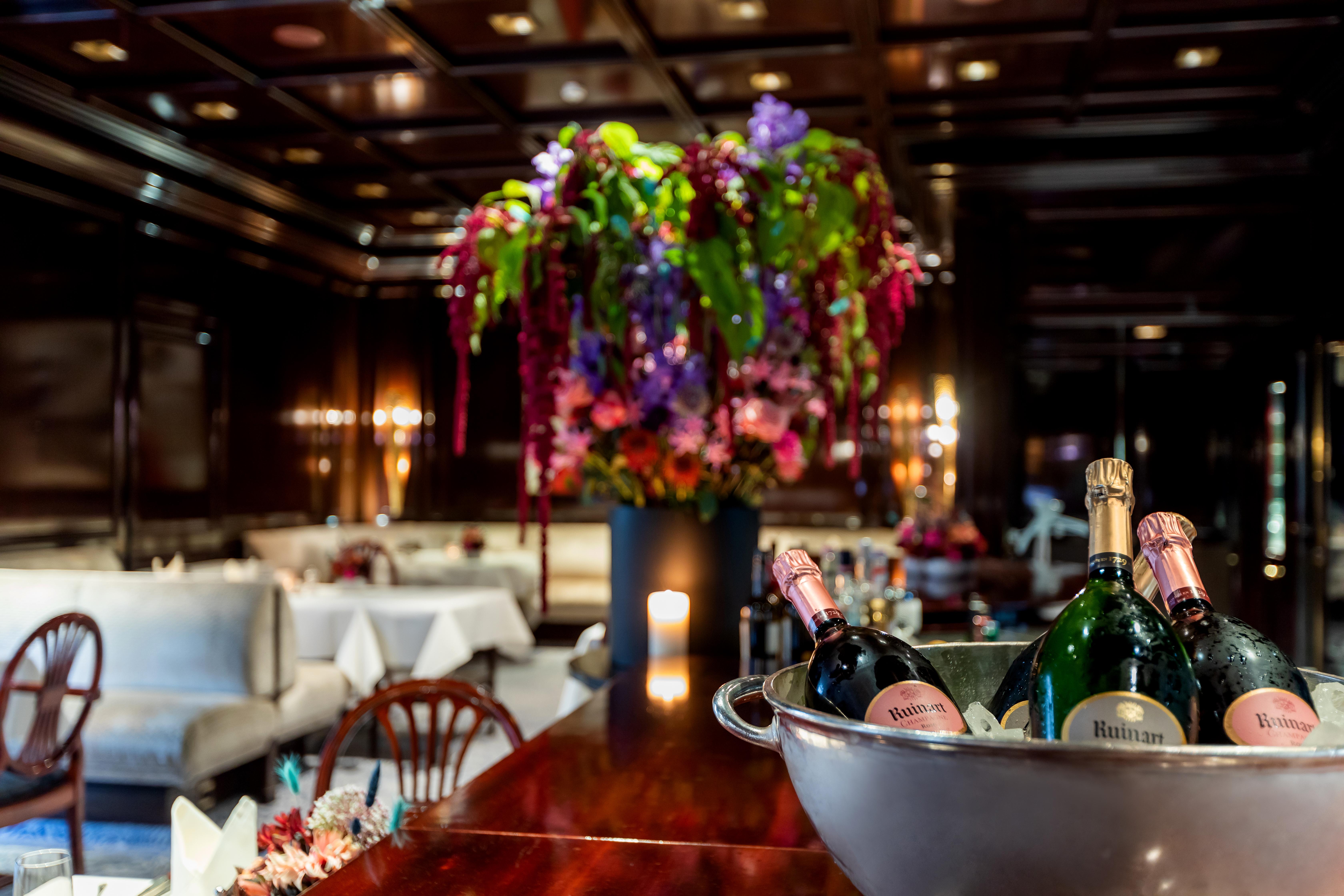 Excelsior Hotel Ernst Am Dom โคโลญ ภายนอก รูปภาพ Interior of the restaurant