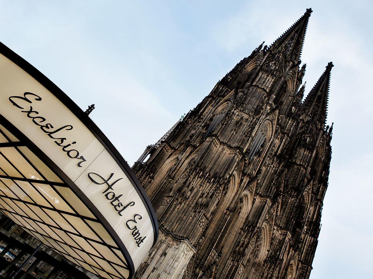 Excelsior Hotel Ernst Am Dom โคโลญ ภายนอก รูปภาพ The hotel in 2011